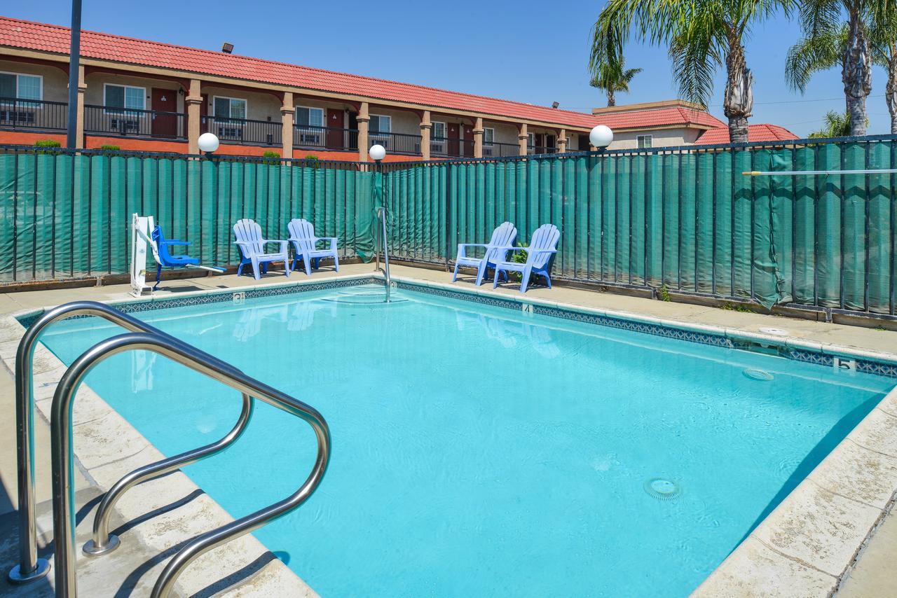 Americas Best Value Inn-Риальто Экстерьер фото